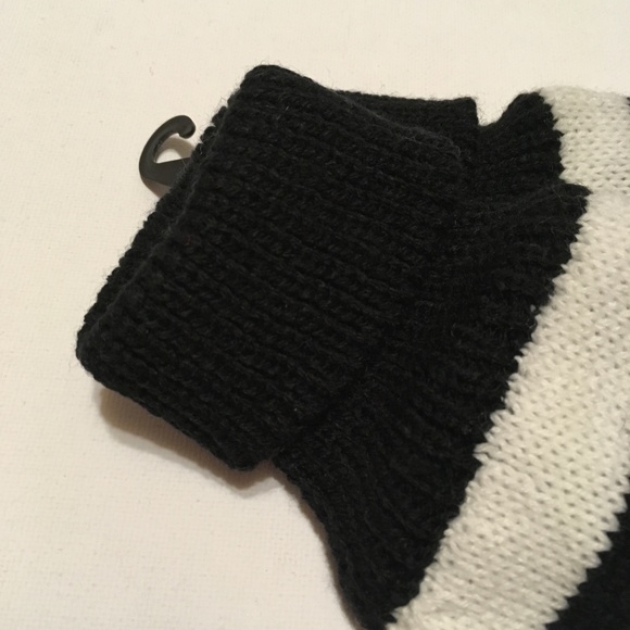 American Rag Knit Gloves BlackWhite Stripe - Picture 3 of 6